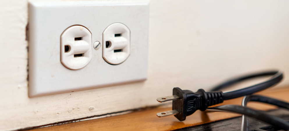 socket with protection
